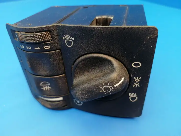 Opel Astra G (1998 - 2004) 90561381 Включатель фонарей — фото 5