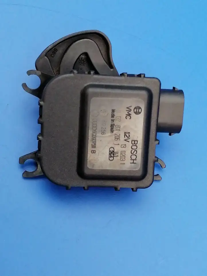Volkswagen Polo (2001 - 2005) 01328012061 Двигатель задвижки потока воздуха — фото 4