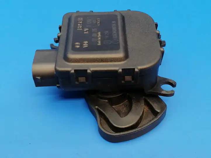 Volkswagen Polo (2001 - 2005) 01328012061 Двигатель задвижки потока воздуха — фото 9