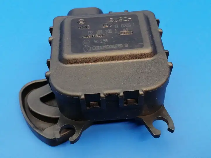 Volkswagen Polo (2001 - 2005) 01328012061 Двигатель задвижки потока воздуха — фото 11