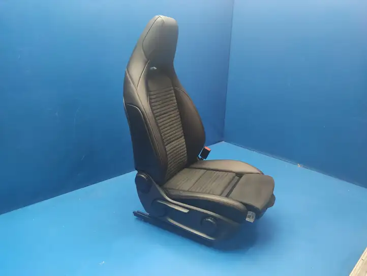 Mercedes-Benz CLA C117,X117,W117 (2013 - 2019) CLA117 Переднее сиденье пассажира — фото 3