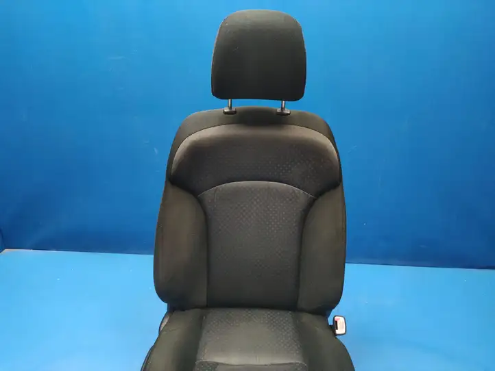 Lexus IS 220D-250-350 (2005 - 2010) Переднее сиденье водителя — фото 8