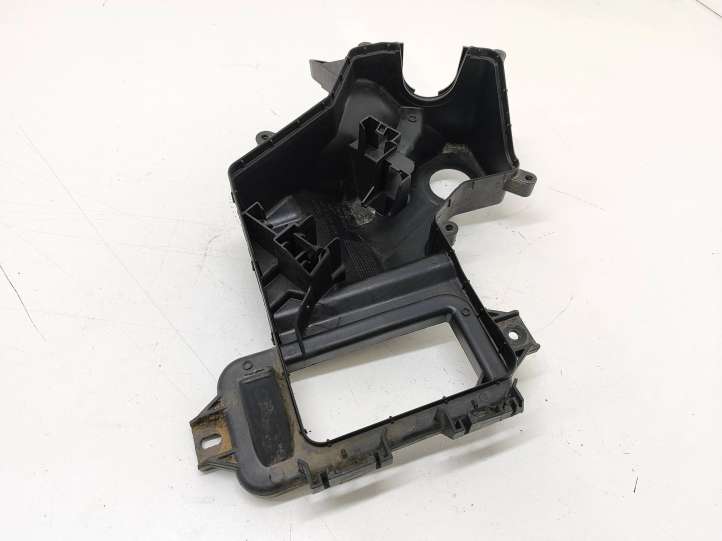 Audi A6 (2004 - 2008)  4F1937575A Крышка ящика предохранителей