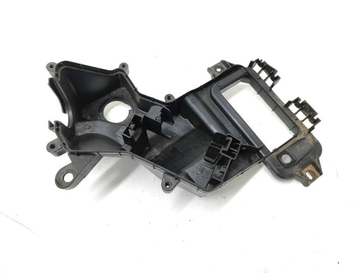 Audi A6 (2004 - 2008)  4F1937575A Крышка ящика предохранителей