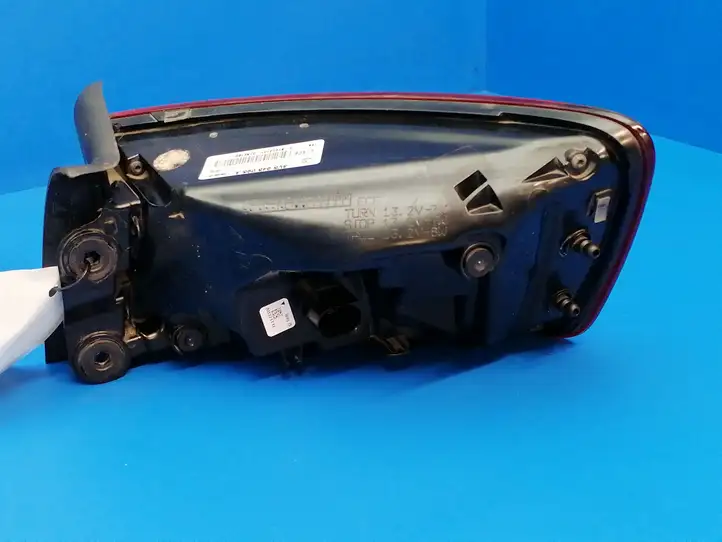 Audi A3/S3 8V (2012 - 2016) 8V5945095A Задний фонарь в кузове — фото 5