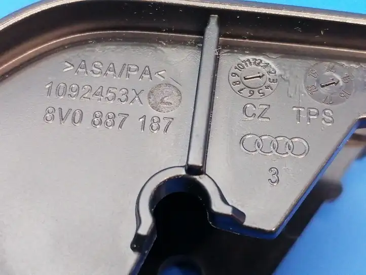 Audi A3/S3 8V (2012 - 2016) 8V0887233A Заглушка ISOFIX — фото 9