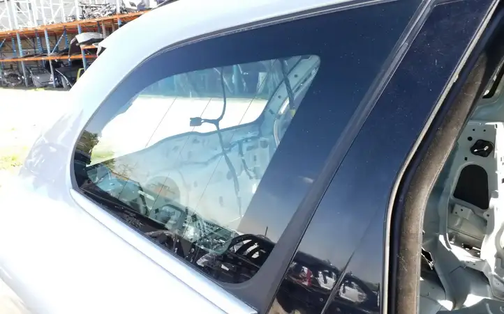 Volvo XC60 (2008 - 2013) 43R000470 Заднее боковое стекло — фото 2