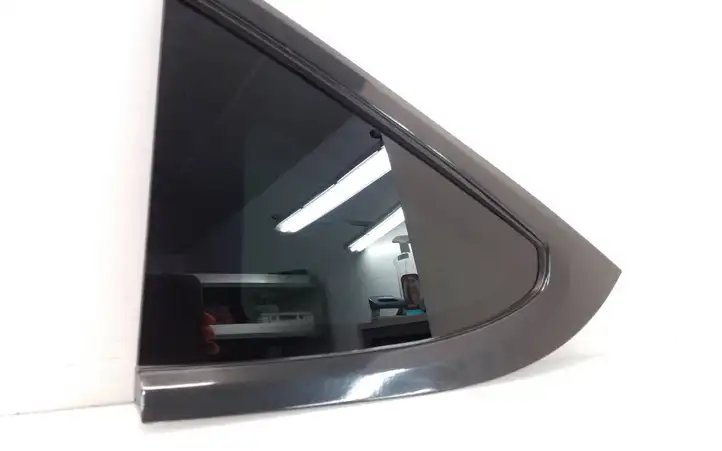 Tesla Model X (2015 - 2021) 43R004553 Заднее боковое стекло — фото 2