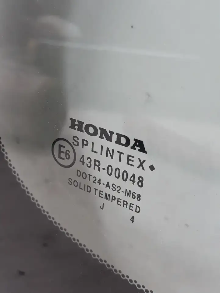 Honda CR-V (2001 - 2004) AS2 Заднее боковое стекло — фото 2