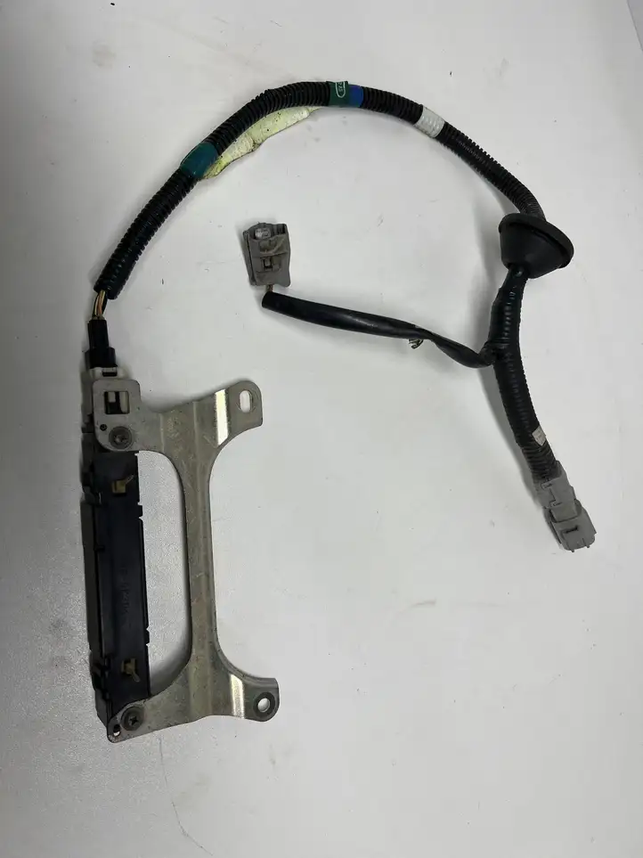 Lexus RX 450H (2008 - 2012) 8999748050 Антенна системы Keyless — фото 2