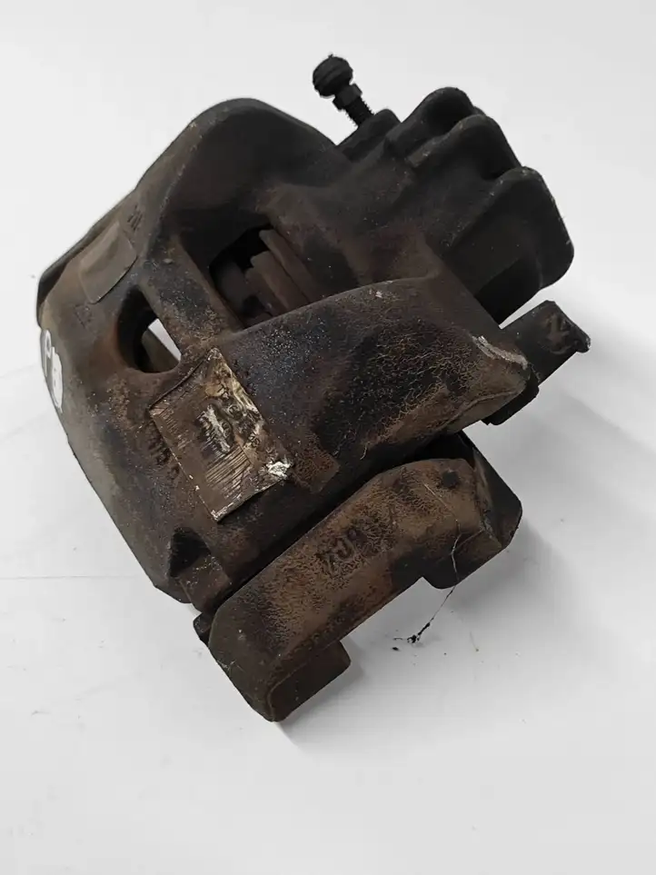 Peugeot 5008 (2013 - 2016)  9688275380 Передний суппорт