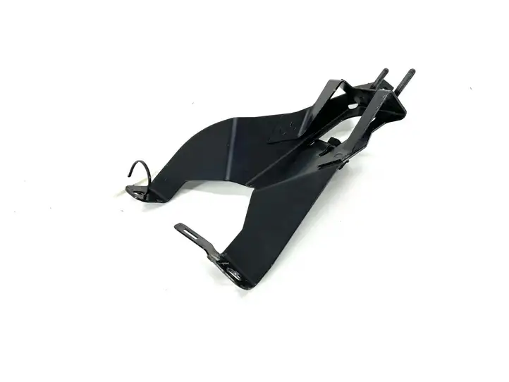 BMW 3 E90 E91 (2005 - 2012)  6774767 Другая деталь отсека двигателя