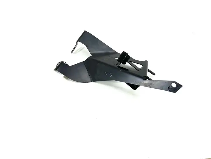 BMW 3 E90 E91 (2005 - 2012)  6774767 Другая деталь отсека двигателя