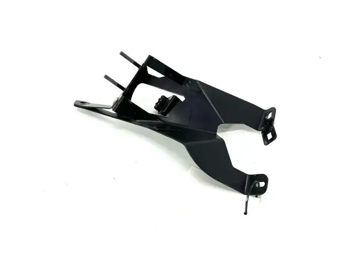 BMW 3 E90 E91 (2005 - 2012)  6774767 Другая деталь отсека двигателя