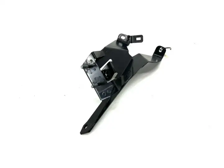 BMW 3 E90 E91 (2005 - 2012)  6774767 Другая деталь отсека двигателя