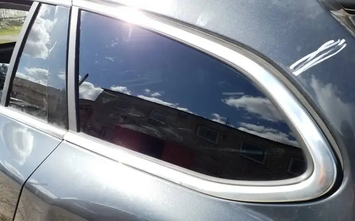 Volvo V60 (2010 - 2013) 43R001667 Заднее боковое стекло — фото 1