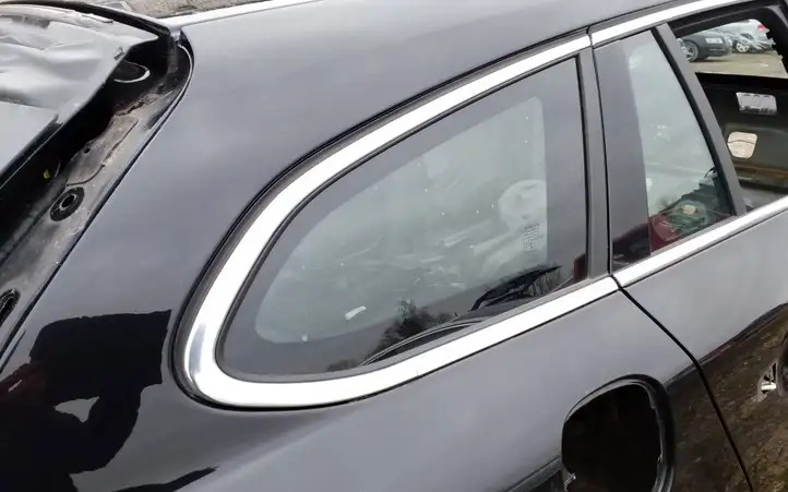 Volvo V60 (2013 - 2018) 43R001564 Заднее боковое стекло — фото 1