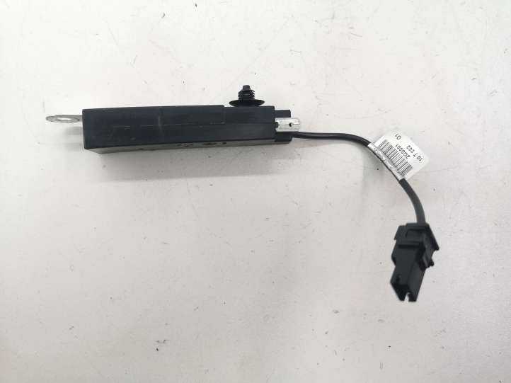 A2048702589 Mercedes-Benz E W212 Antenos stiprintuvas