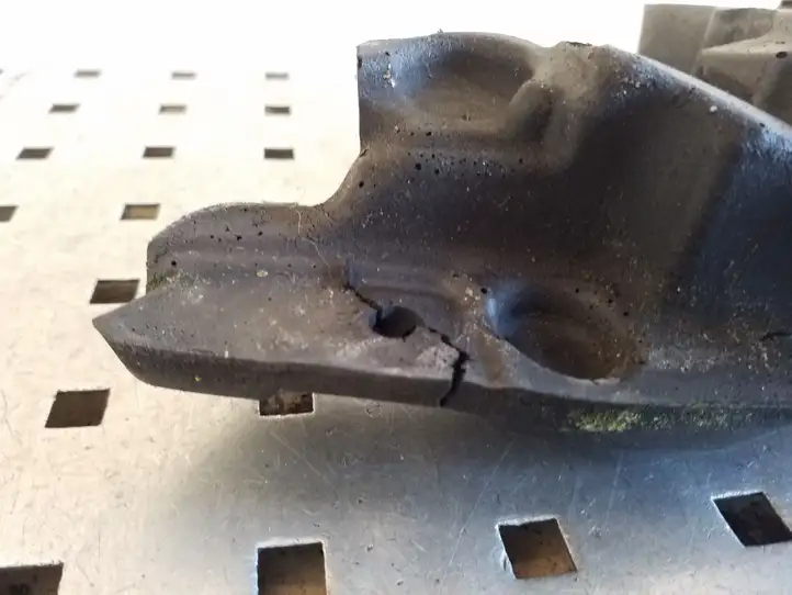 Citroen C4 Picasso (2013 - 2016)  9676168880 Другая деталь отсека двигателя