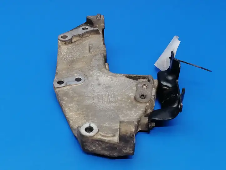 Opel Vivaro (2006 - 2014) 8200741758 Кронштейн двигателя — фото 10
