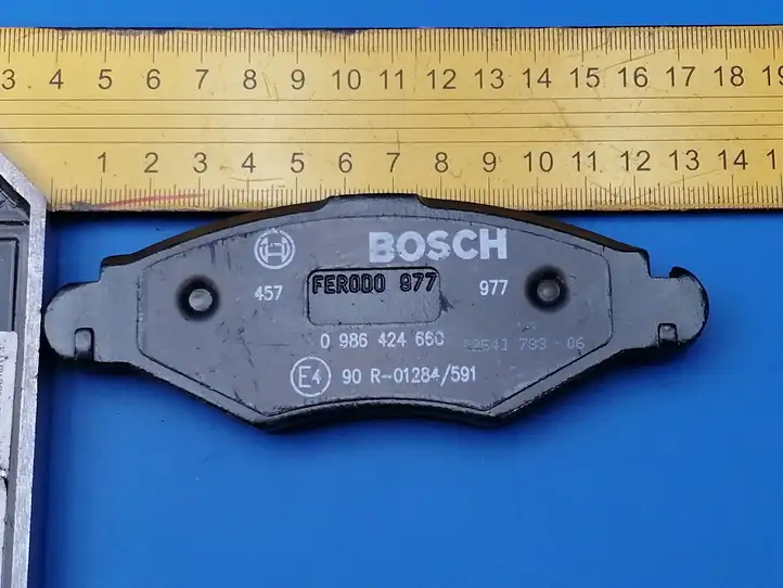 Peugeot 206 (1998 - 2012) 0986424660 Передние тормозные колодки — фото 8