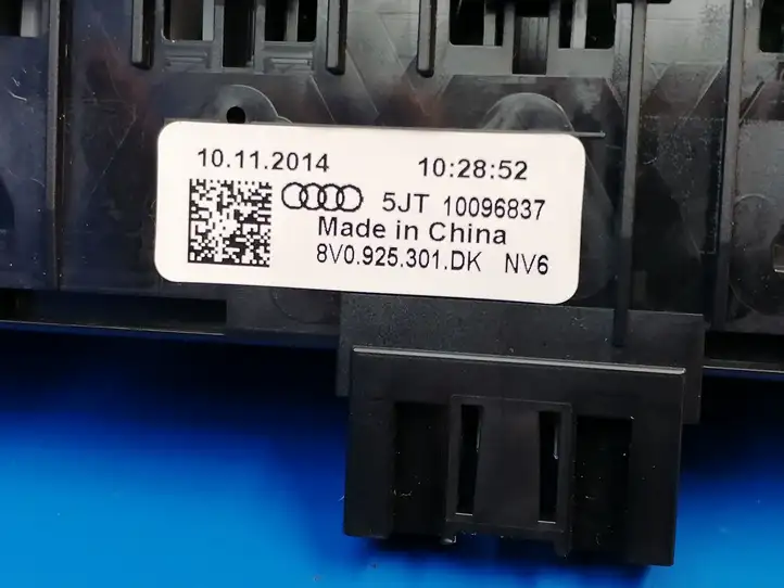 Audi A3/S3 8V (2012 - 2016) 8V0925301DK Блок кнопок на панели — фото 11