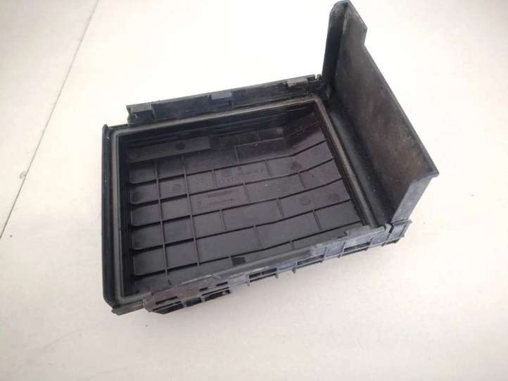 Seat Altea (2004 - 2009)  1k0937132f Крышка ящика предохранителей