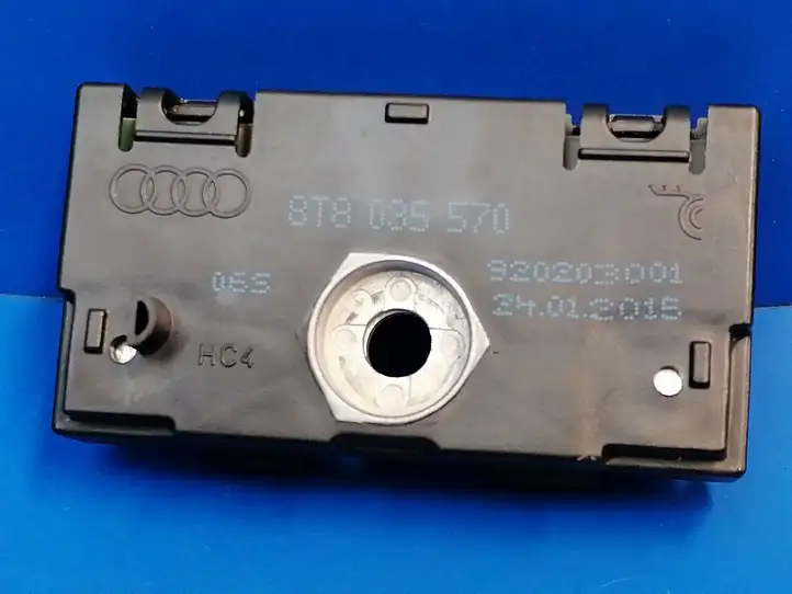 Audi A3/S3 8V (2012 - 2016) 8T8035570 Усилитель антенны — фото 7