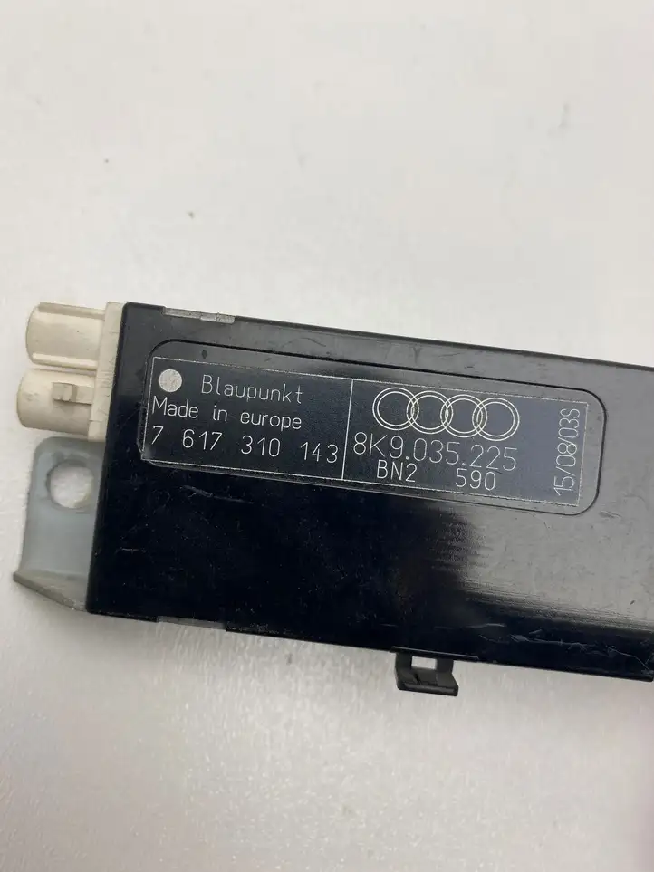 Audi A4 S4 B8 8K (2007 - 2011) 8K9035225 Усилитель антенны — фото 2
