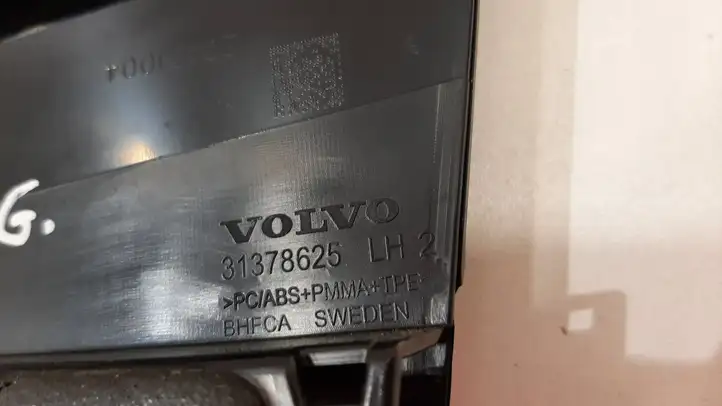 Volvo S90, V90 (2016 - 2020) 31378625 Накладка стекла задней двери — фото 2