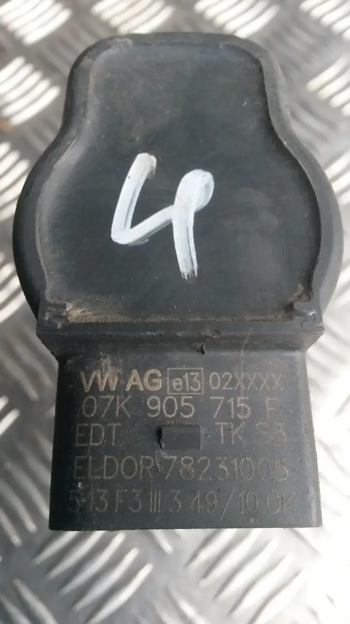 Audi A4 S4 B7 8E 8H (2004 - 2009) 07K905715F Катушка зажигания — фото 2