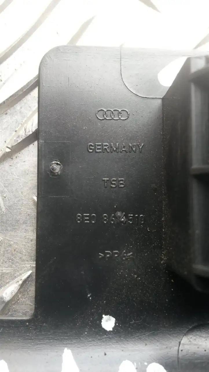 Audi A4 S4 B7 8E 8H (2004 - 2009) 8E0864510 Прочие детали салона — фото 2