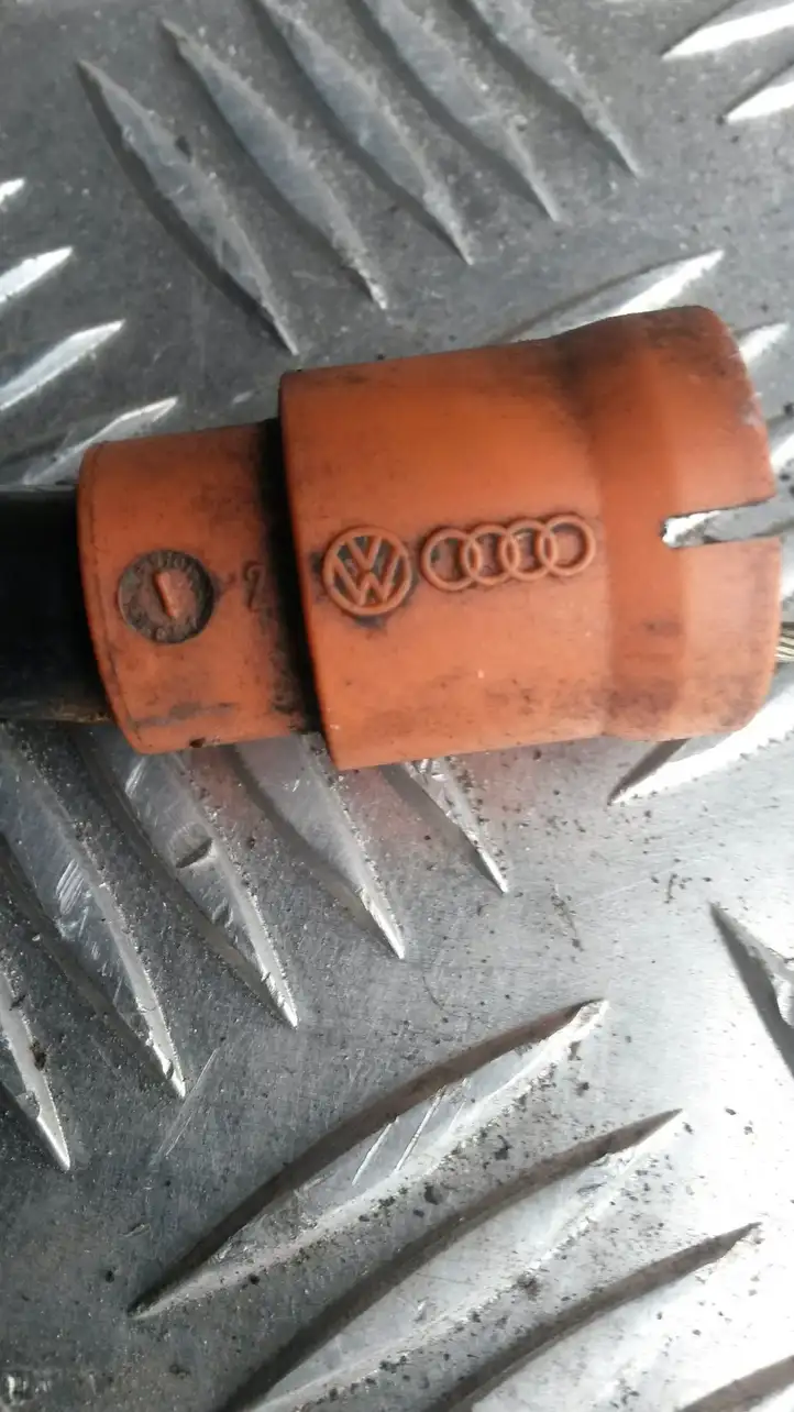 Audi A4 S4 B7 8E 8H (2004 - 2009) 06F103663H Измеритель уровня масла — фото 2