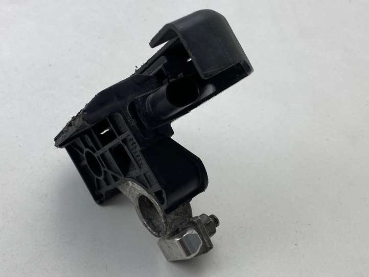 Toyota Prius Prime (2017 - )  3703028859 Предохранитель реле аккумулятора