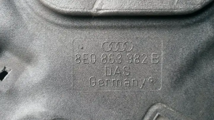 Audi A4 S4 B7 8E 8H (2004 - 2009) 8E0863982B Ветровик задней двери — фото 3