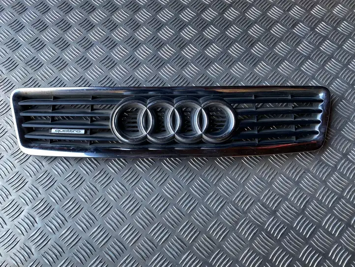 Audi A6 S6 C5 4B (2001 - 2004) 4Z7853651 Верхняя решетка радиатора — фото 1