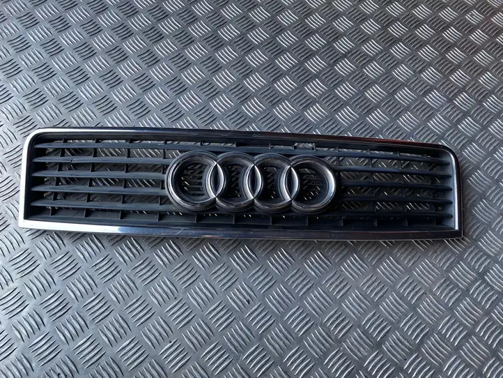 Audi A6 S6 C5 4B (1997 - 2001) 4B0853651F Верхняя решетка радиатора — фото 1
