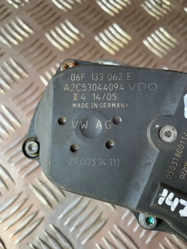 Audi A4 S4 B7 8E 8H (2004 - 2009) 06F133062E Дроссельная заслонка — фото 6