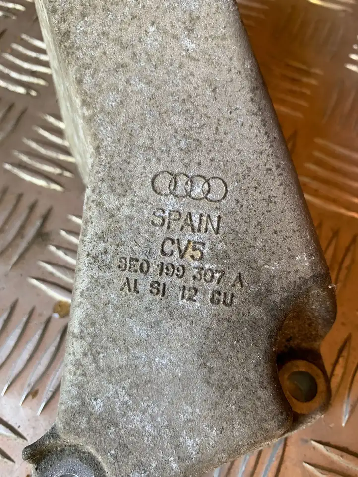 Audi A4 S4 B7 8E 8H (2004 - 2009) 8E0199307A Кронштейн двигателя — фото 3