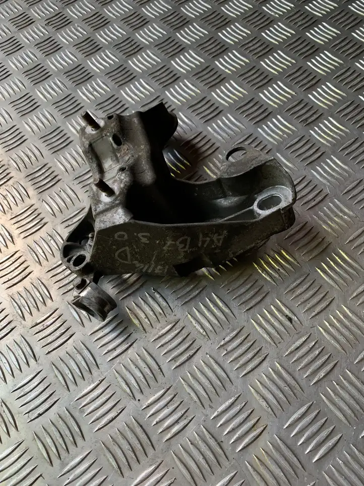 Audi A4 S4 B7 8E 8H (2004 - 2009) 8E0199352F Кронштейн двигателя — фото 3