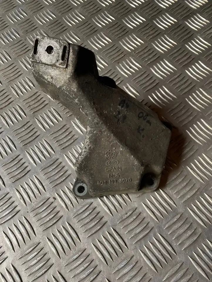 Audi A4 S4 B5 8D (1999 - 2001) 8D0199307G Кронштейн двигателя — фото 1