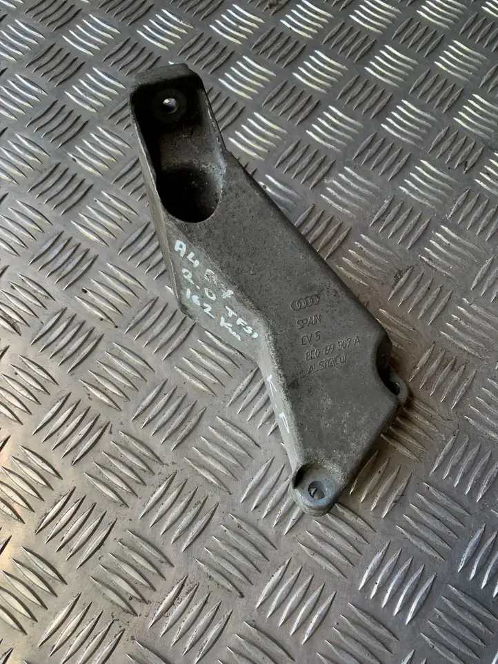 Audi A4 S4 B7 8E 8H (2004 - 2009) 8E0199307A Кронштейн двигателя — фото 1