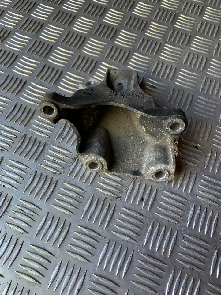 Audi A6 S6 C6 4F (2008 - 2011) 4F0199308AB Кронштейн двигателя — фото 2
