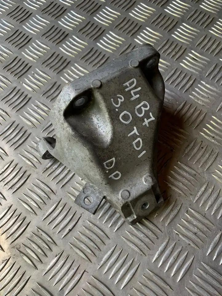 Audi A4 S4 B7 8E 8H (2004 - 2009) 8E0199308AK Кронштейн двигателя — фото 1