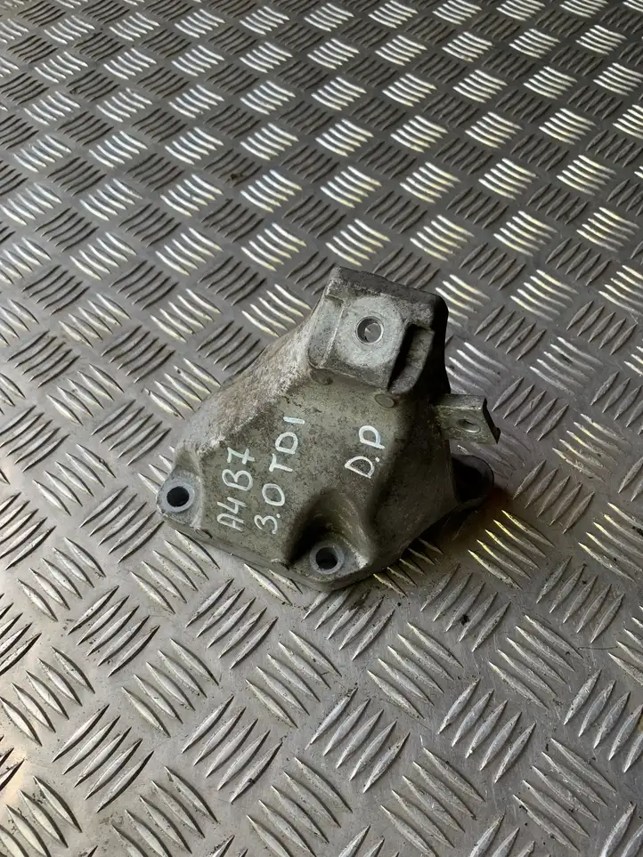 Audi A4 S4 B7 8E 8H (2004 - 2009) 8E0199308AK Кронштейн двигателя — фото 2