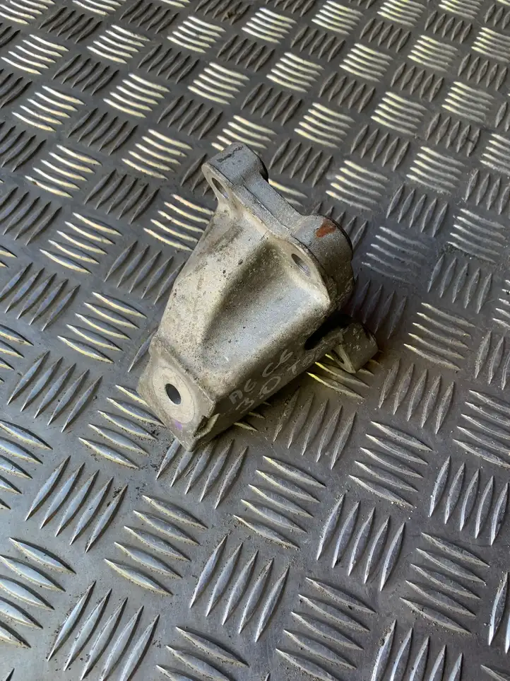 Audi A6 S6 C6 4F (2008 - 2011) 4F0199307AA Кронштейн двигателя — фото 2