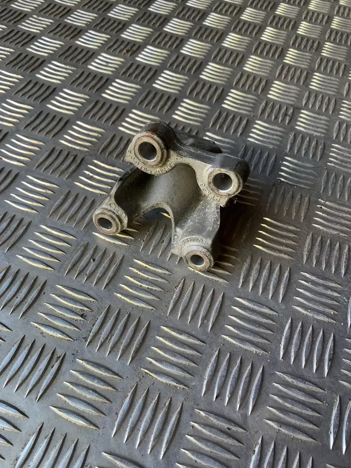 Audi A6 S6 C6 4F (2008 - 2011) 4F0199307AA Кронштейн двигателя — фото 3