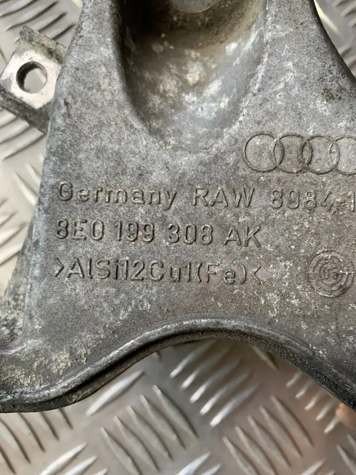 Audi A4 S4 B7 8E 8H (2004 - 2009) 8E0199308A Кронштейн двигателя — фото 4