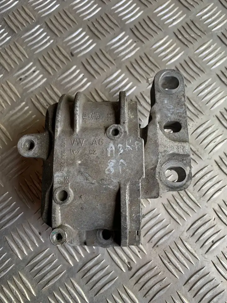 Audi A3/S3 8L (2000 - 2003) 1K0199262BB Опора двигателя — фото 1