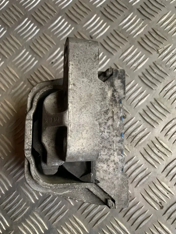 Audi A3/S3 8L (2000 - 2003) 1K0199262BB Опора двигателя — фото 2